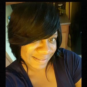 Meet your Posher, Denise